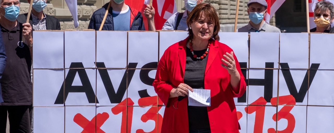 Marina Carobbio Guscetti an einer Kundgebung für die AHV-Reform