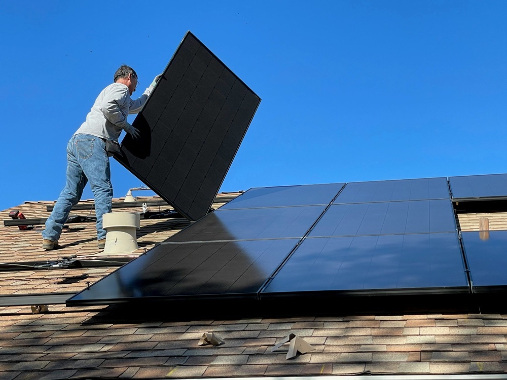 Montage Solarpanel auf Dach
